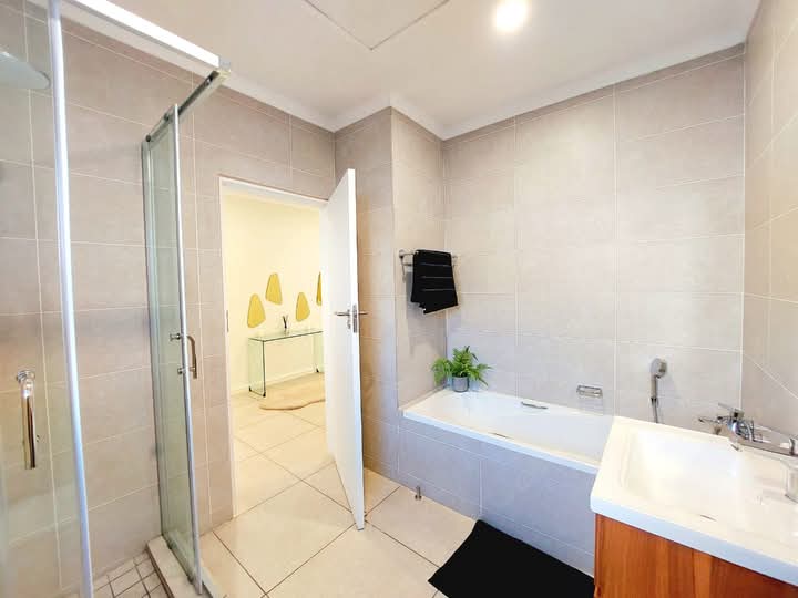 3 Bedroom Property for Sale in Broadacres Gauteng