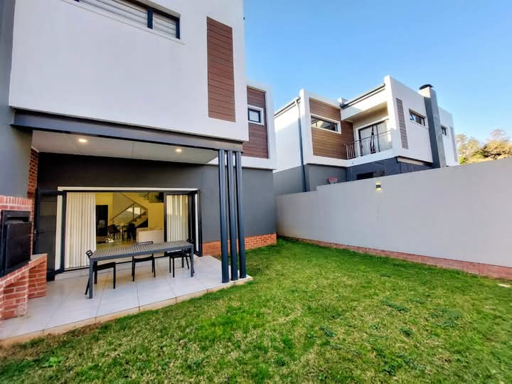 3 Bedroom Property for Sale in Broadacres Gauteng