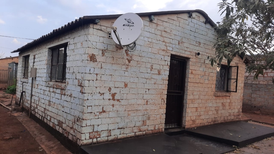  Bedroom Property for Sale in Chiawelo Gauteng
