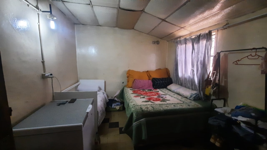  Bedroom Property for Sale in Chiawelo Gauteng