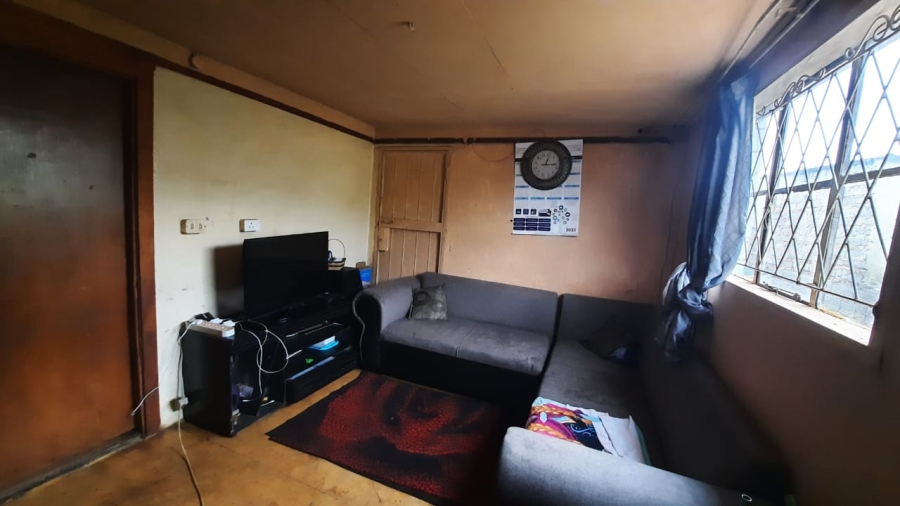 Bedroom Property for Sale in Chiawelo Gauteng