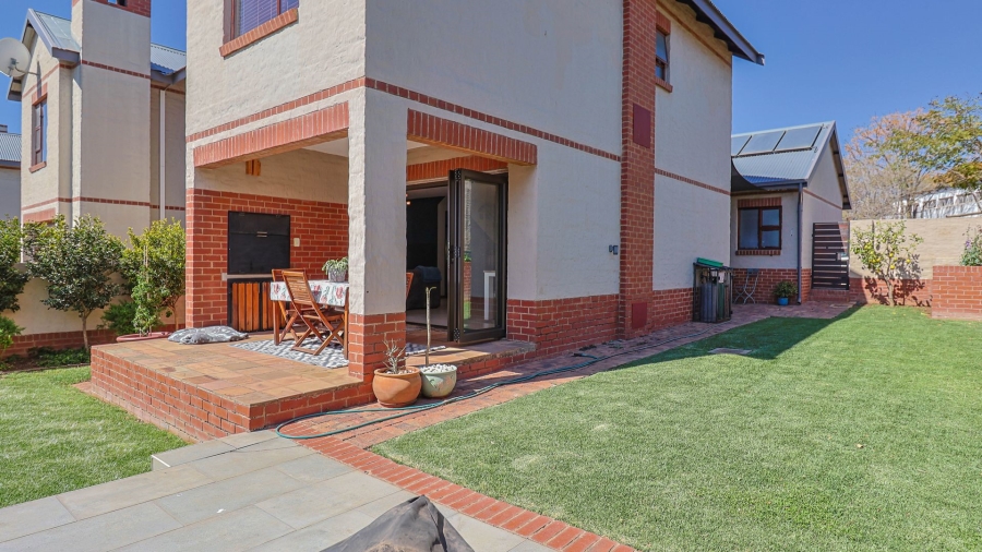 3 Bedroom Property for Sale in Candlewoods Country Estate Gauteng
