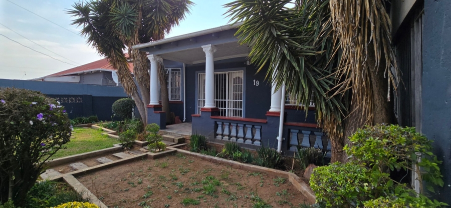 3 Bedroom Property for Sale in Orange Grove Gauteng