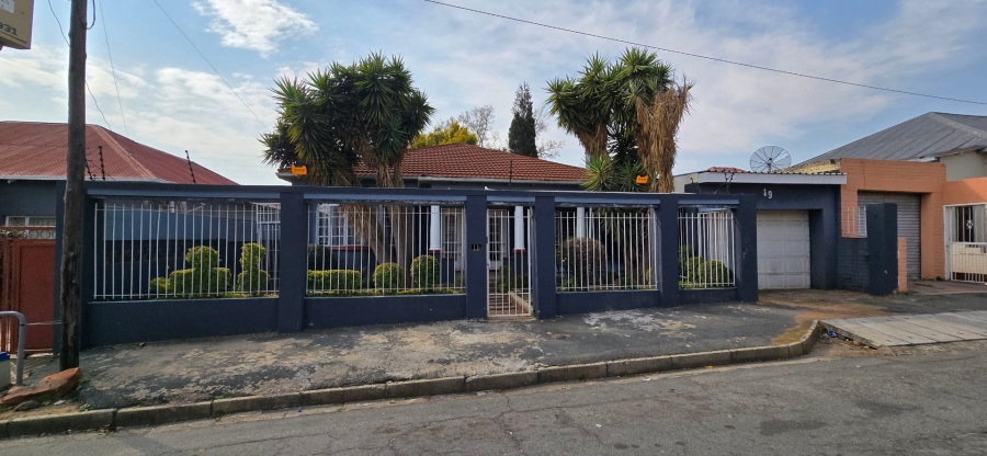 3 Bedroom Property for Sale in Orange Grove Gauteng