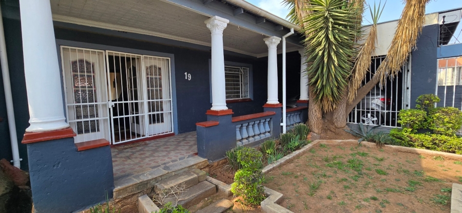 3 Bedroom Property for Sale in Orange Grove Gauteng