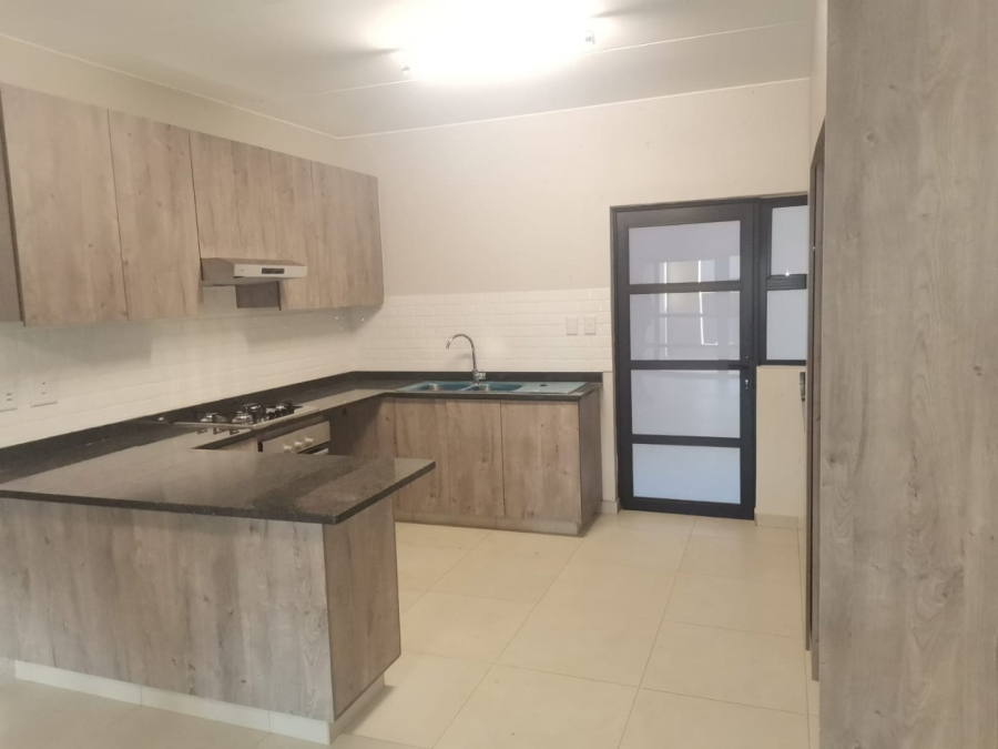 To Let 3 Bedroom Property for Rent in Bartlett Gauteng