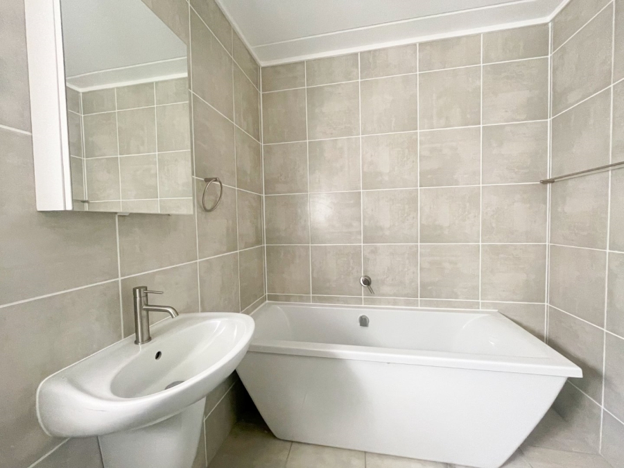 To Let 1 Bedroom Property for Rent in Mooikloof Manor Gauteng
