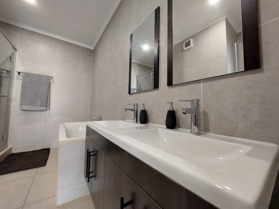 3 Bedroom Property for Sale in Lonehill Gauteng