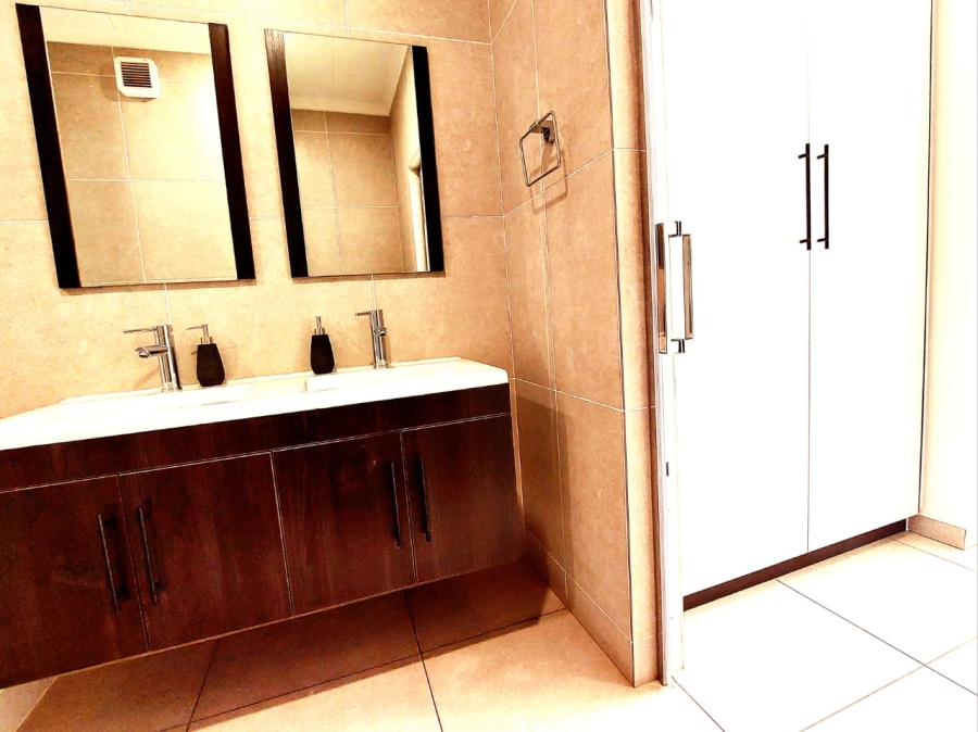 3 Bedroom Property for Sale in Lonehill Gauteng