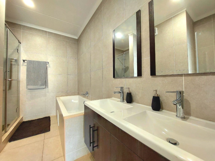 3 Bedroom Property for Sale in Lonehill Gauteng
