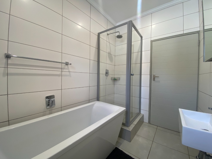 3 Bedroom Property for Sale in Lion Pride Gauteng