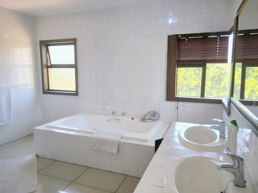 To Let 4 Bedroom Property for Rent in Kyalami Estates Gauteng