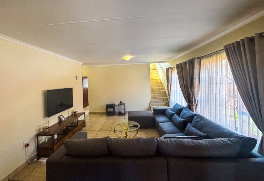 4 Bedroom Property for Sale in Noordwyk Gauteng