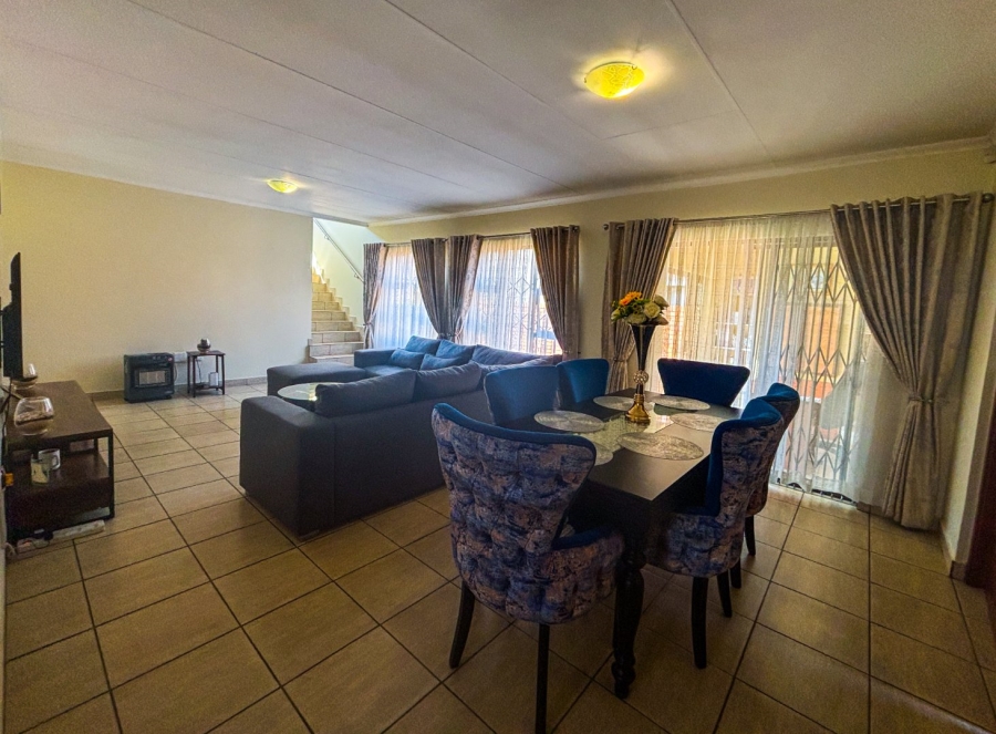 4 Bedroom Property for Sale in Noordwyk Gauteng
