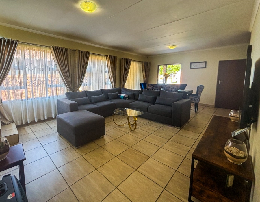 4 Bedroom Property for Sale in Noordwyk Gauteng
