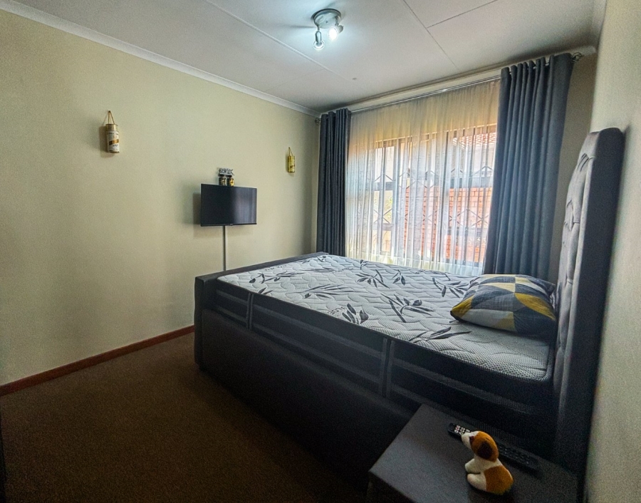 4 Bedroom Property for Sale in Noordwyk Gauteng