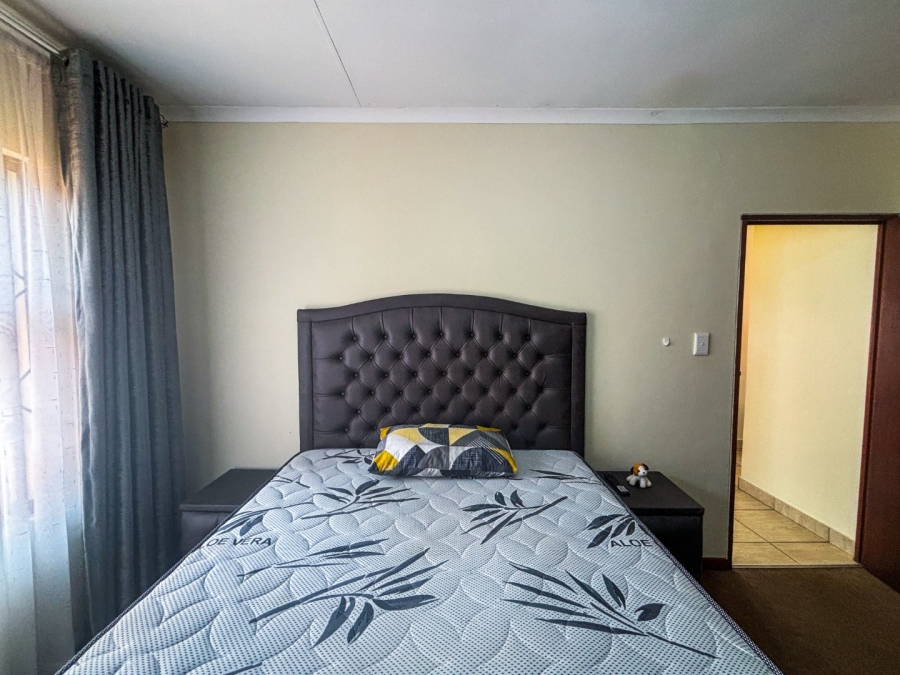 4 Bedroom Property for Sale in Noordwyk Gauteng