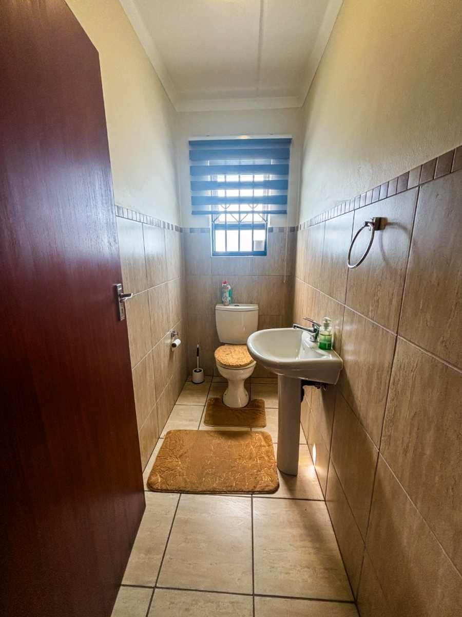 4 Bedroom Property for Sale in Noordwyk Gauteng