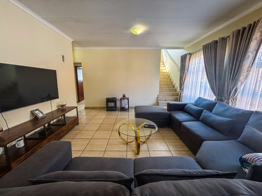 4 Bedroom Property for Sale in Noordwyk Gauteng
