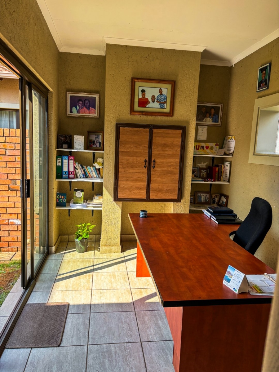 4 Bedroom Property for Sale in Noordwyk Gauteng