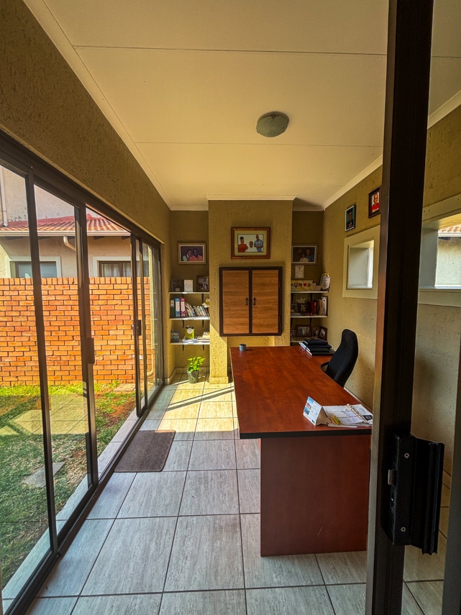 4 Bedroom Property for Sale in Noordwyk Gauteng