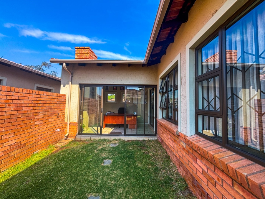 4 Bedroom Property for Sale in Noordwyk Gauteng