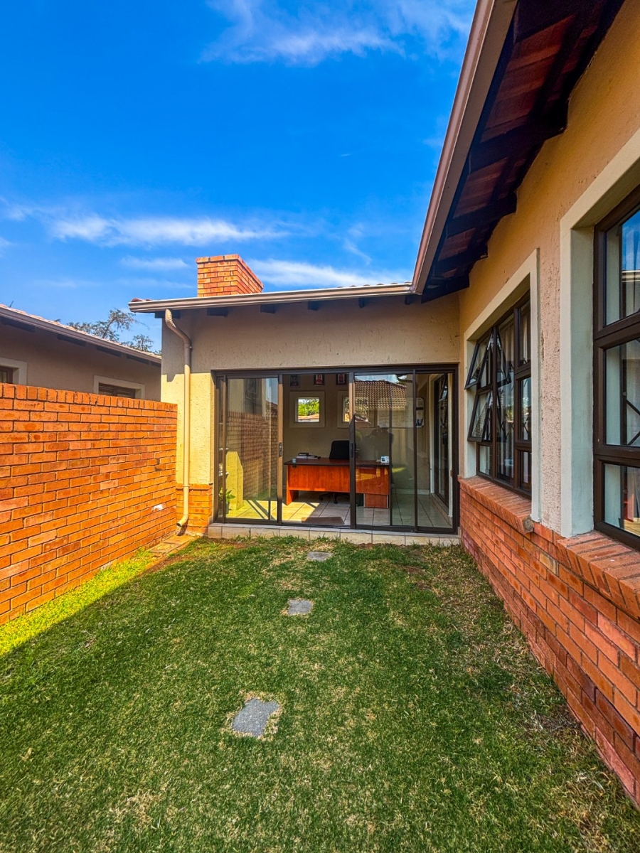 4 Bedroom Property for Sale in Noordwyk Gauteng