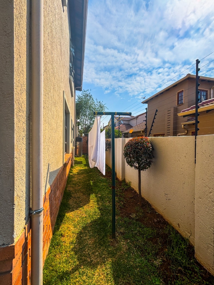 4 Bedroom Property for Sale in Noordwyk Gauteng