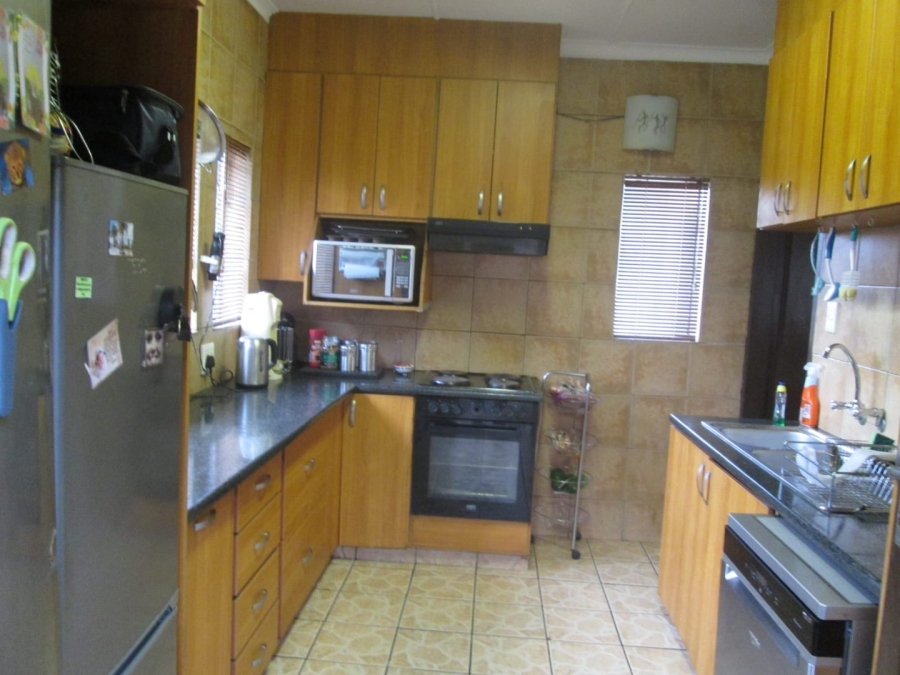 3 Bedroom Property for Sale in Edleen Gauteng