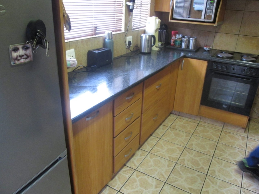 3 Bedroom Property for Sale in Edleen Gauteng