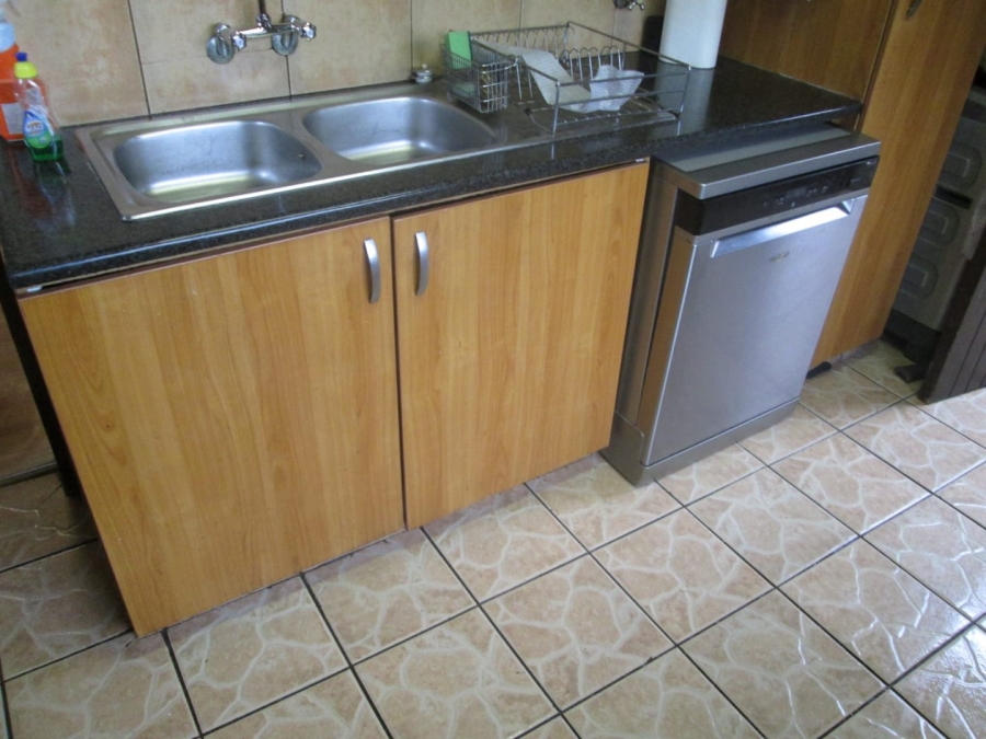 3 Bedroom Property for Sale in Edleen Gauteng