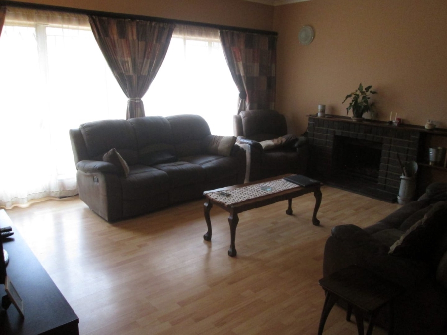 3 Bedroom Property for Sale in Edleen Gauteng