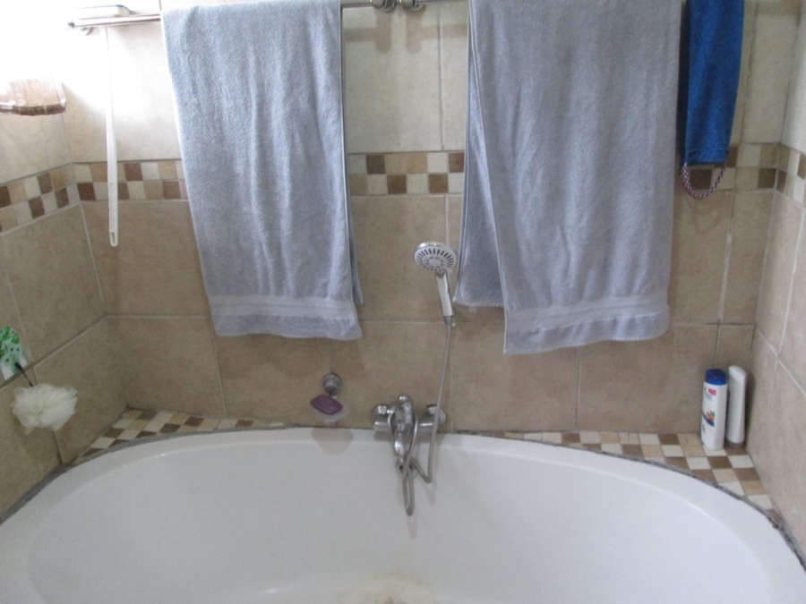3 Bedroom Property for Sale in Edleen Gauteng