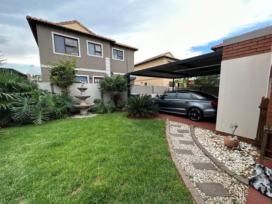 To Let 2 Bedroom Property for Rent in Meyersig Lifestyle Estate Gauteng