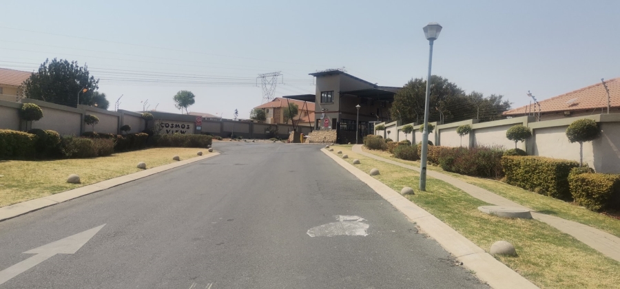 2 Bedroom Property for Sale in Kosmosdal Gauteng