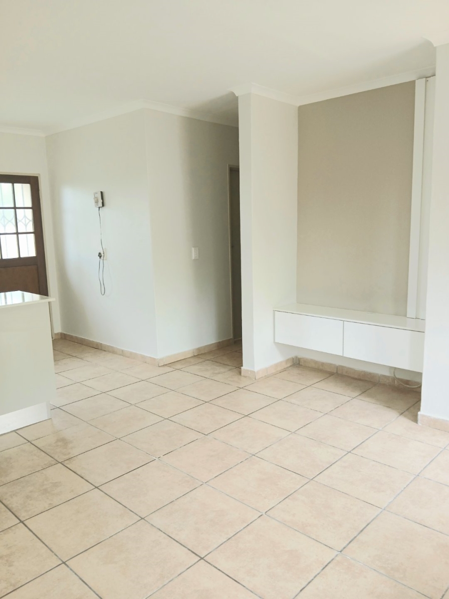 To Let 2 Bedroom Property for Rent in Kosmosdal Gauteng