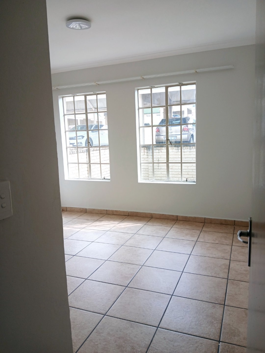 To Let 2 Bedroom Property for Rent in Kosmosdal Gauteng