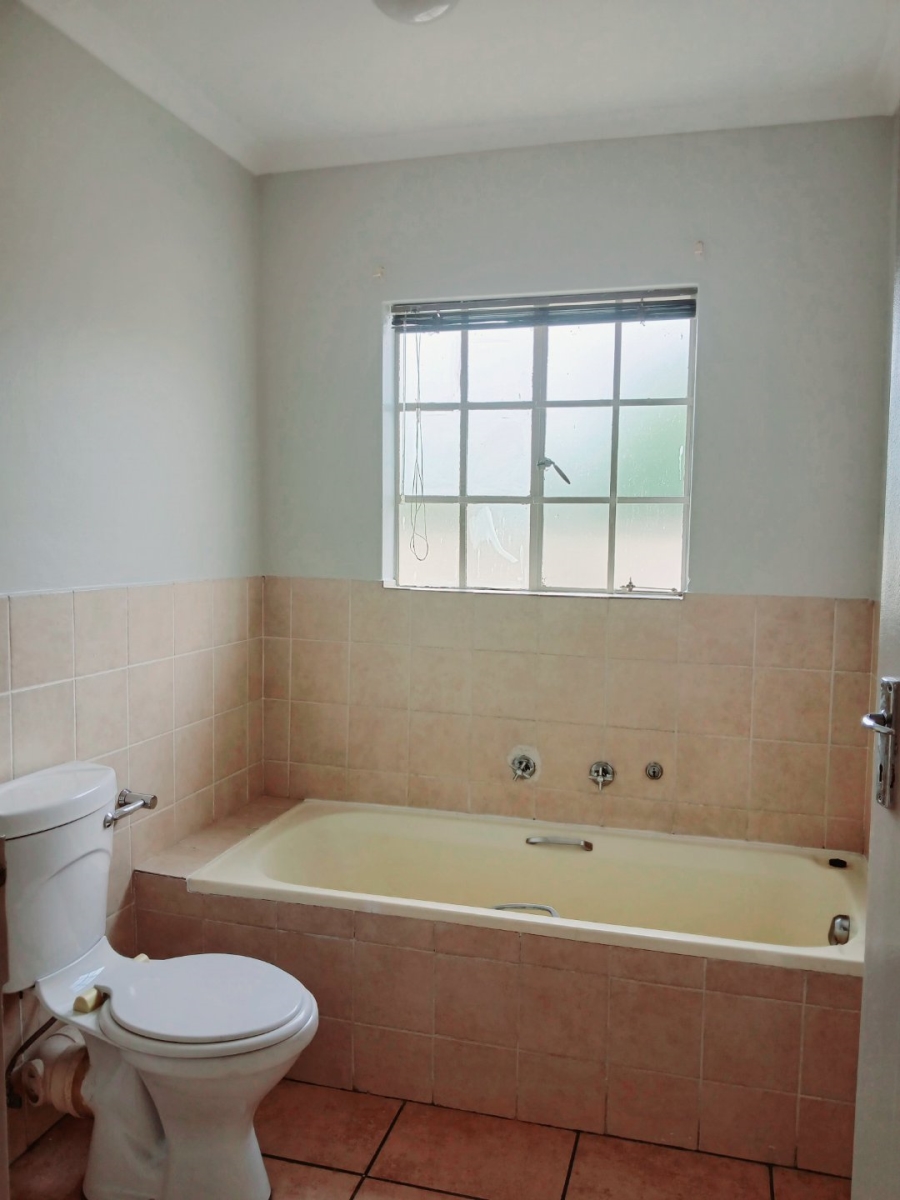 To Let 2 Bedroom Property for Rent in Kosmosdal Gauteng