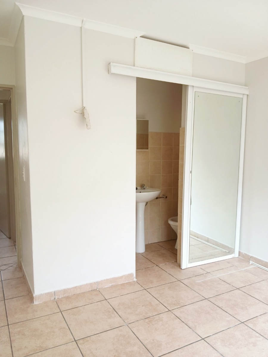 To Let 2 Bedroom Property for Rent in Kosmosdal Gauteng
