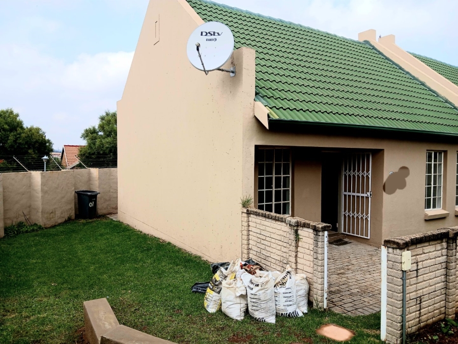 To Let 2 Bedroom Property for Rent in Kosmosdal Gauteng