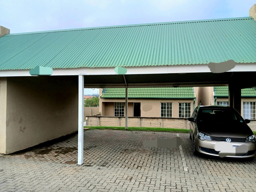 To Let 2 Bedroom Property for Rent in Kosmosdal Gauteng