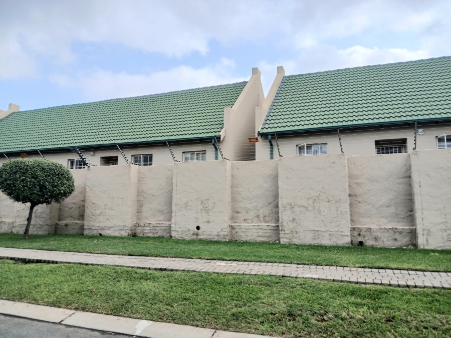 To Let 2 Bedroom Property for Rent in Kosmosdal Gauteng