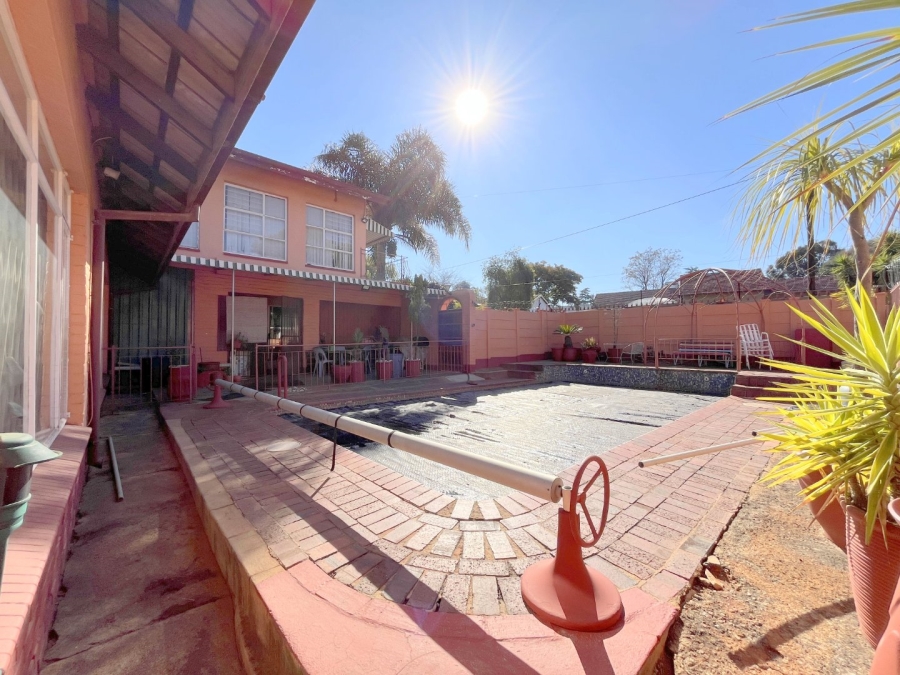 5 Bedroom Property for Sale in Florida Park Gauteng