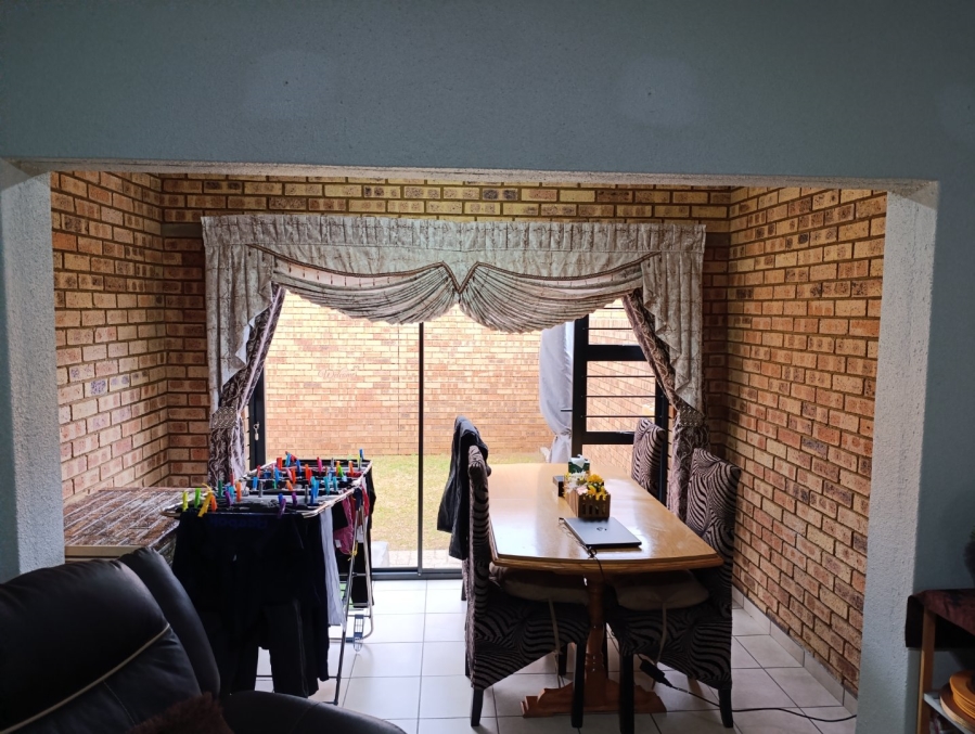3 Bedroom Property for Sale in Klippoortjie Gauteng