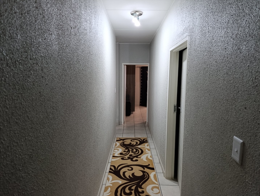 3 Bedroom Property for Sale in Klippoortjie Gauteng