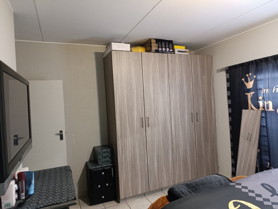 3 Bedroom Property for Sale in Klippoortjie Gauteng