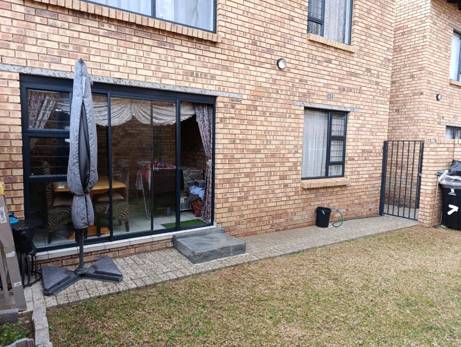 3 Bedroom Property for Sale in Klippoortjie Gauteng