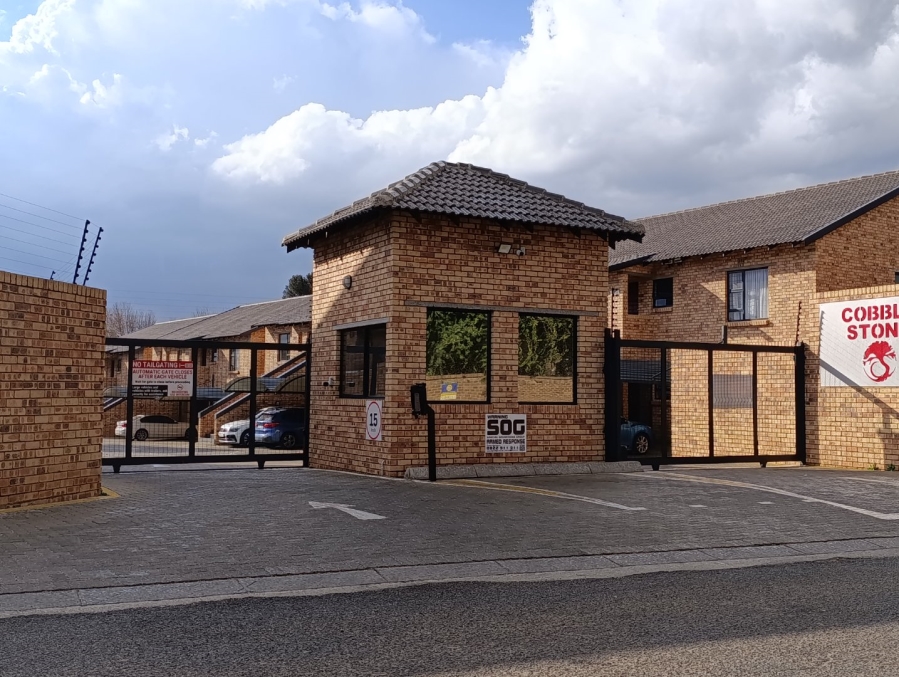 3 Bedroom Property for Sale in Klippoortjie Gauteng