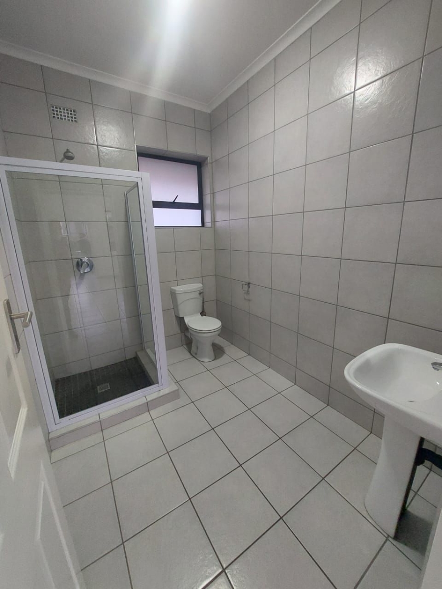 To Let 2 Bedroom Property for Rent in Victory Park Gauteng
