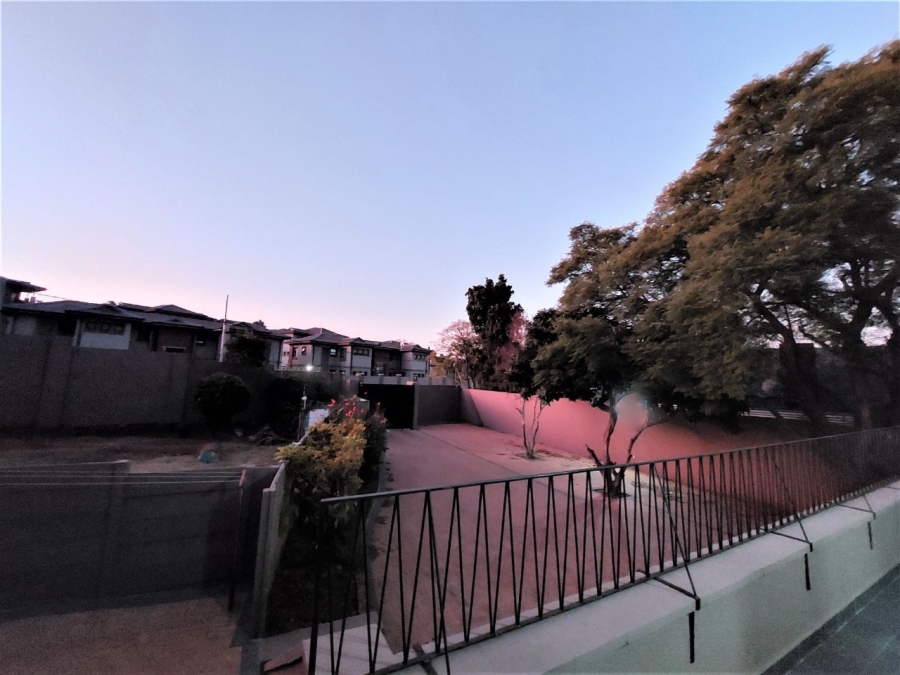 To Let 2 Bedroom Property for Rent in Victory Park Gauteng